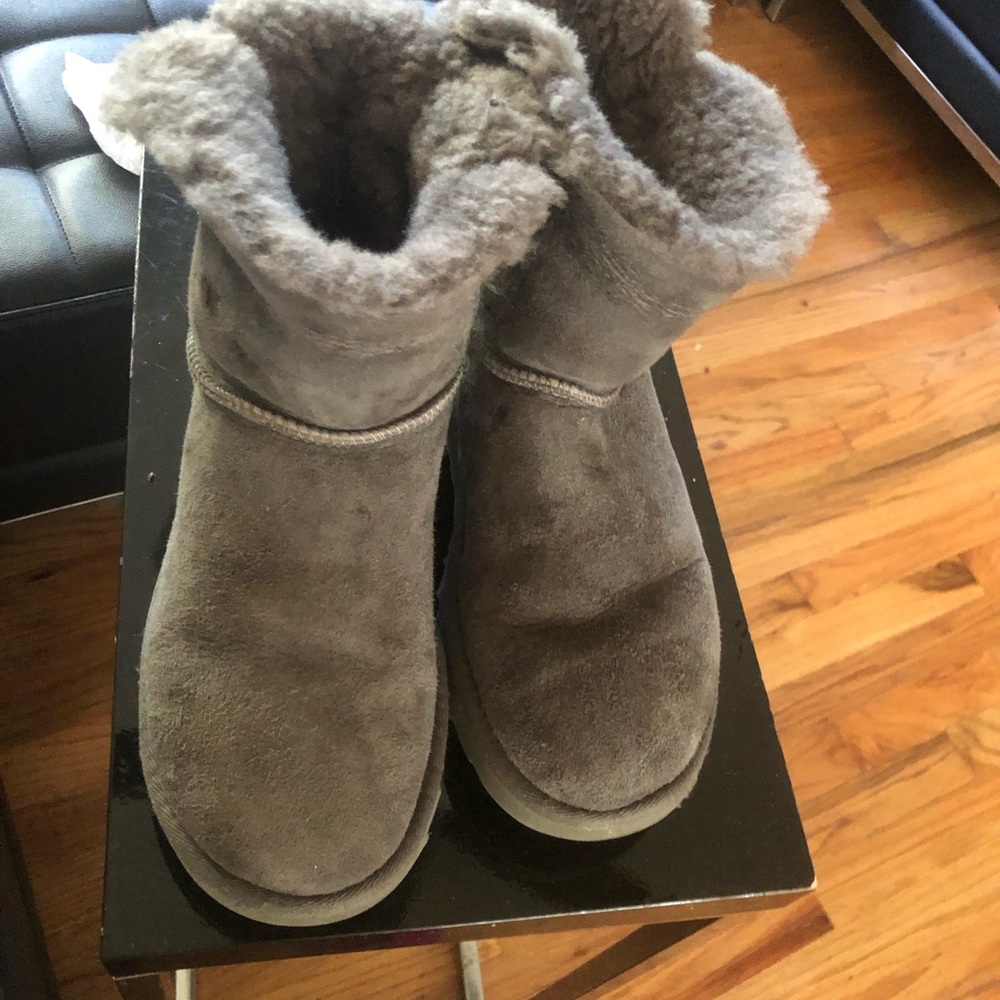 Used Uggs - image 5